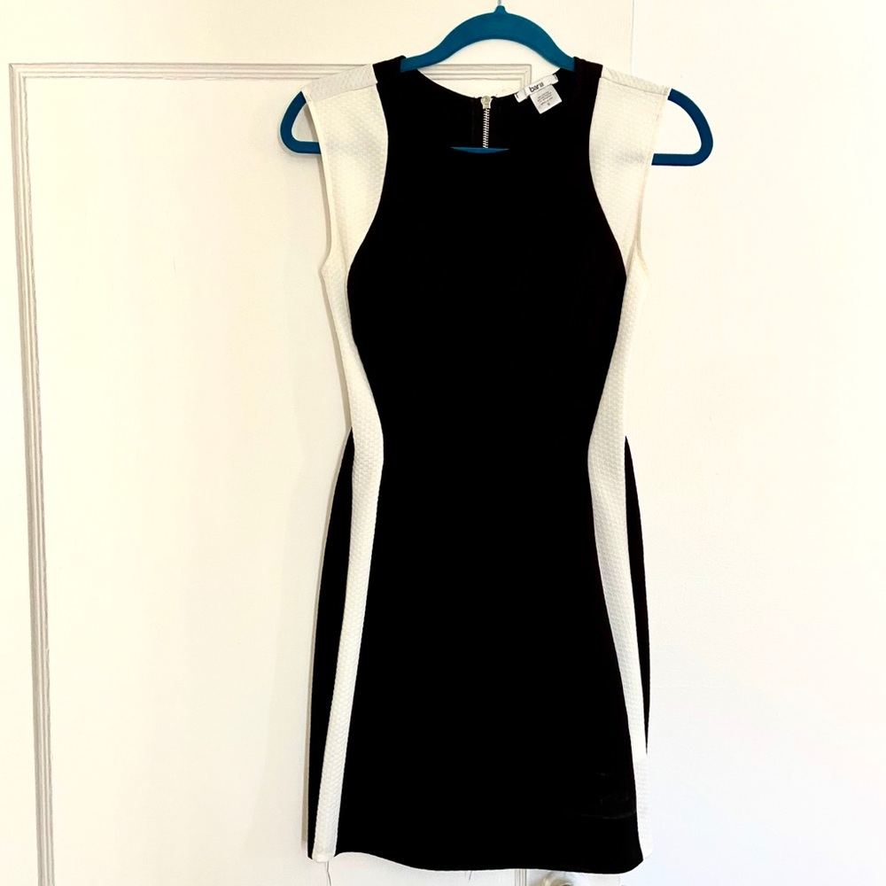 🖤🤍 Black & White Sheath Dress - Bar III 🤍🖤